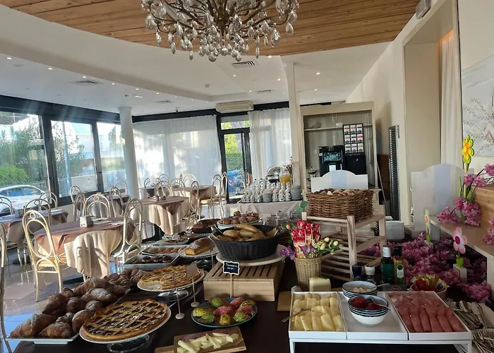 Garisenda -B&B&Brunch In Centro A Riccione-Albergo